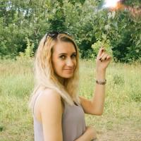 Оленька