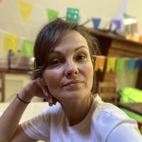 Акушерка Анна Звонова