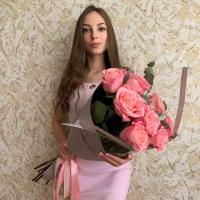 Оля