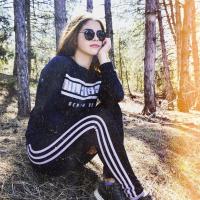 Полина🥰