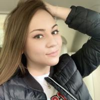 Оля
