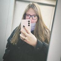  Алена