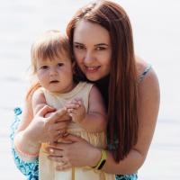Юлия Суркова