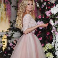 Анна Цы