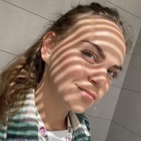 Оля
