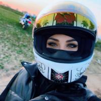 𝓔𝓴𝓪𝓽𝓮𝓻𝓲𝓷𝓪