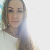 Анна Абаназ