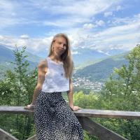 Анна Барсукова