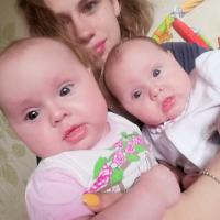 Twin_mam