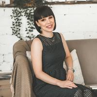 Алина Извекова