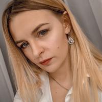 Оля