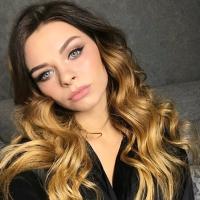 Яна Науменко 