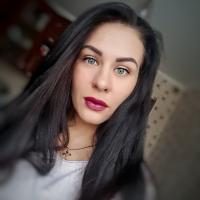 Юлия Леонова