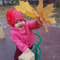 Оля