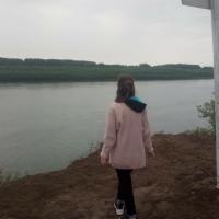 Оля