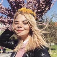 Аня