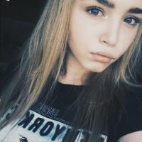 Оля