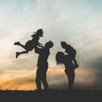 👨‍👩‍👧‍👧❤️🫂