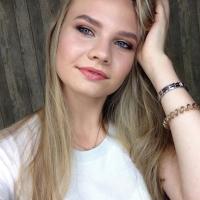 Полина
