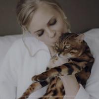 мария@