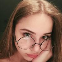 Анна Караханова