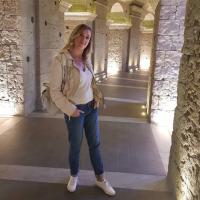 юлия серова