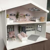 Sasha Dollhouse maker