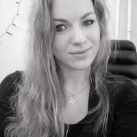 Laura R