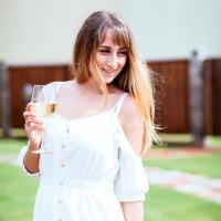 Juli Klobuk
