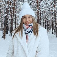 Оля