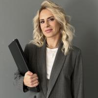 Анна Безрукова 