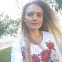 Алена Попова