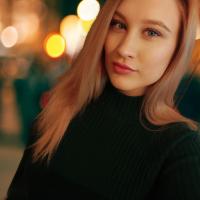Оля