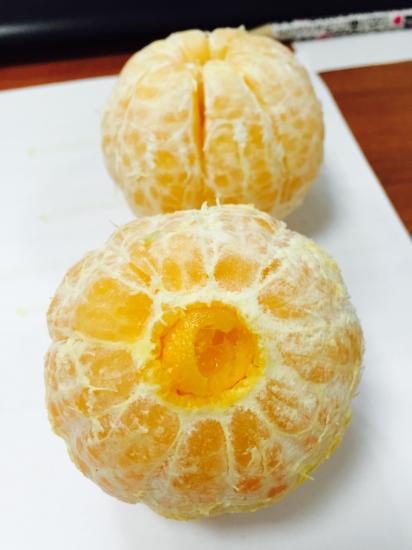 Попался беременный мандарин 😊🍊👶