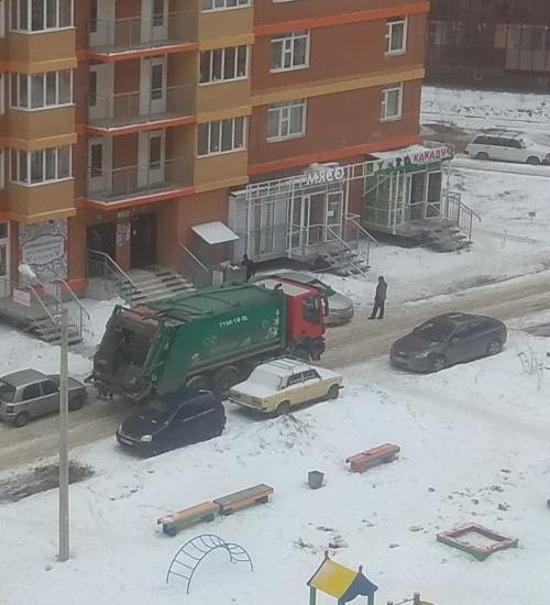 Как же младший сын любит наблюдать
