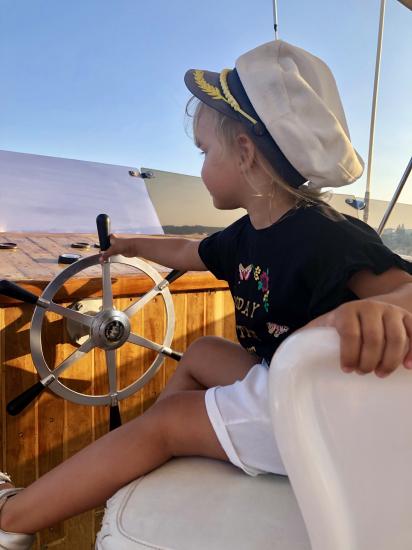 Мы тут поплавали по морю. Посмотрели
