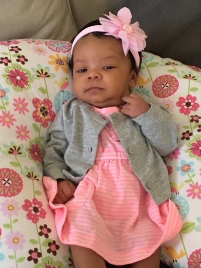 My love bug is 10 lbs at one month💕