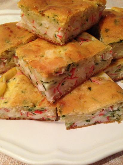 Заливной пирог с крабовыми палочками