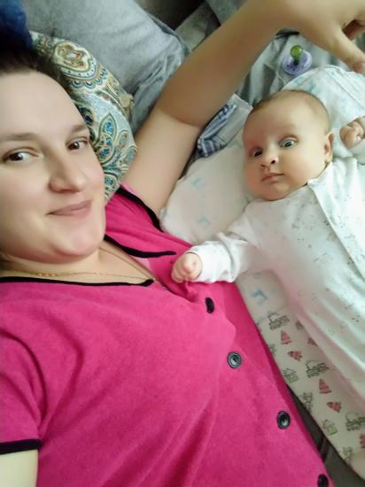 Милый ангелочек в кроватке лежит, Пузырьки