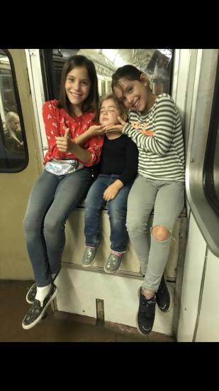 Учу старших ездить в метро, где