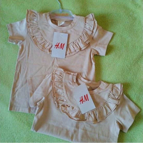 Бежевые нарядные футболочки H&M