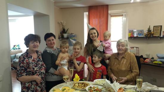 Привалило бабусь:) Они явно что-то