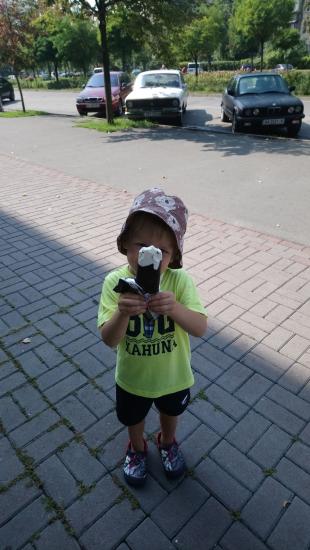 Купила сегодня мороженое 🍦 в стакане