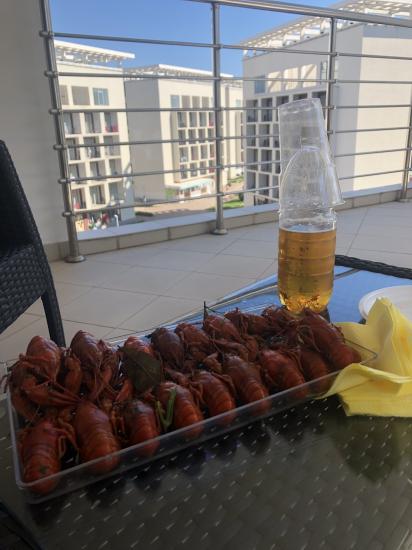 Объедаемся здесь раками)