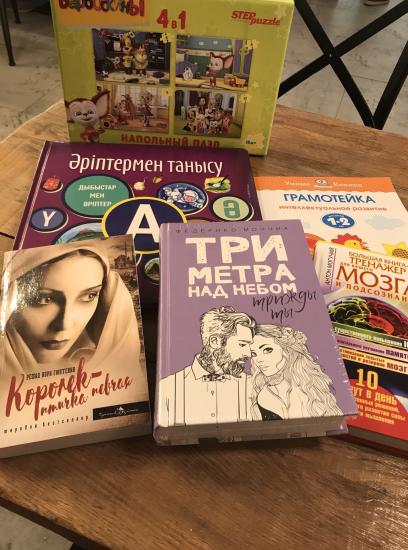 Обновила домашнюю библиотеку❤️