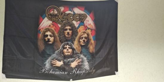В комнате теперь висит такая красота😍😍♥️ #queen